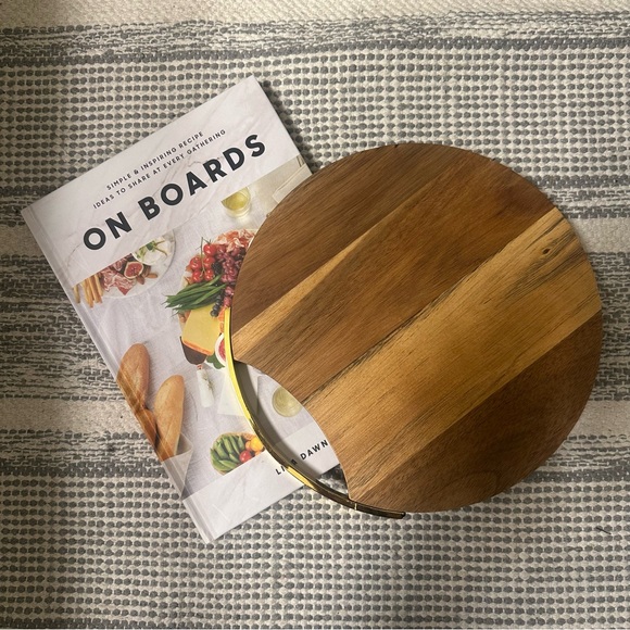 Williams Sonoma Set: On Boards Book + Round Charcuterie Board NWT - Picture 1 of 12